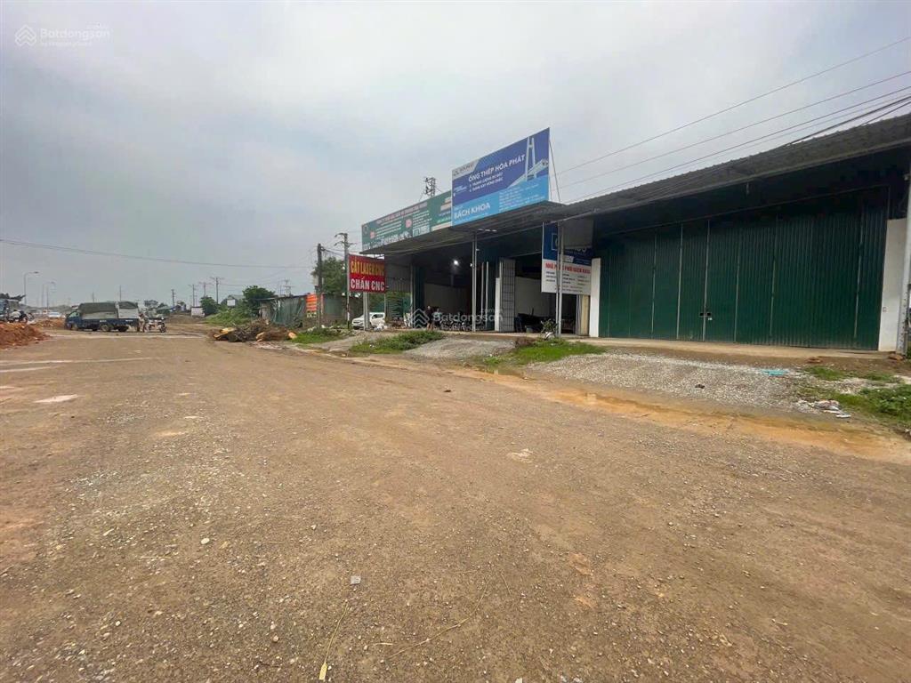 2. x tỷ 150m2 full thổ cư trục chính liên xã tại xã xuân mai thành phố hà nội.  0384 556 ***