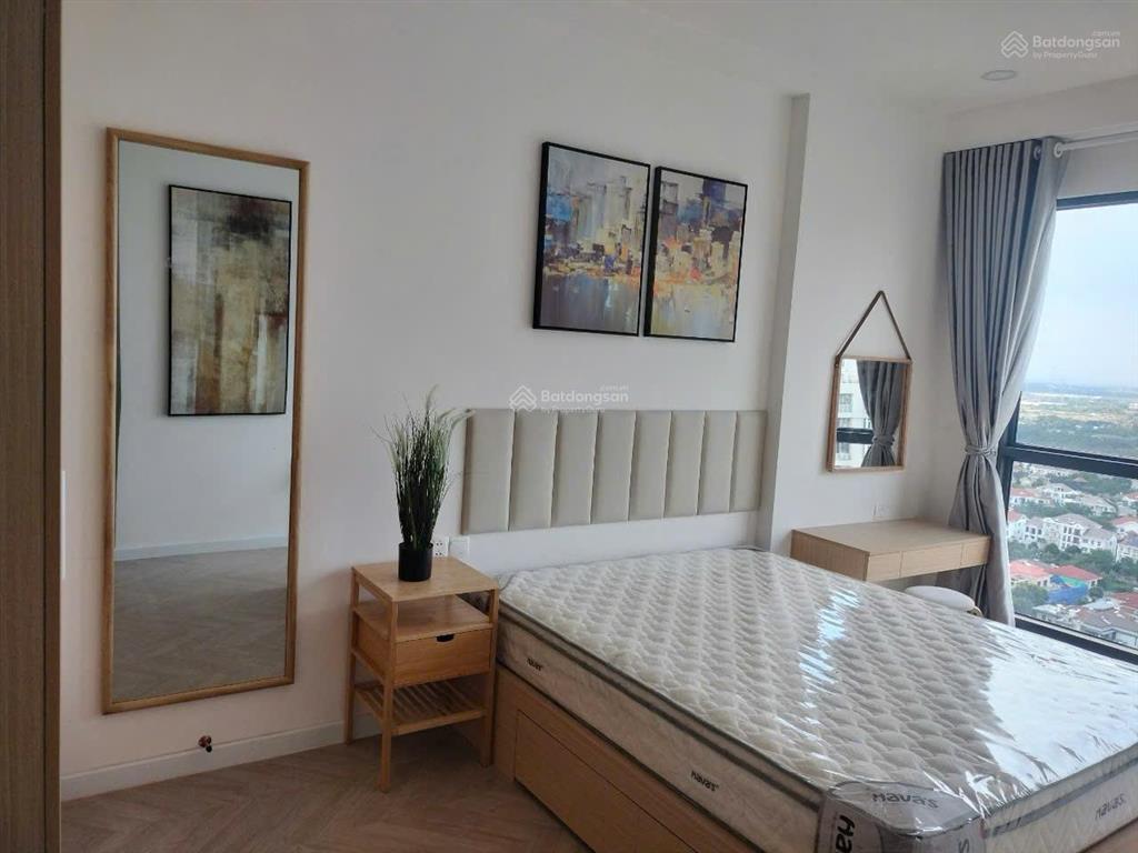 Cần bán gấp 2pn tầng cao rất đẹp, trần cao thoáng hiếm có. giá tốt 9,2 tỷ. 0907 006 ***