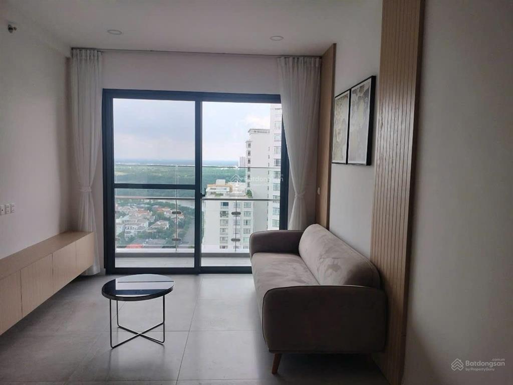 Cần bán gấp 2pn tầng cao rất đẹp, trần cao thoáng hiếm có. giá tốt 9,2 tỷ. 0907 006 ***