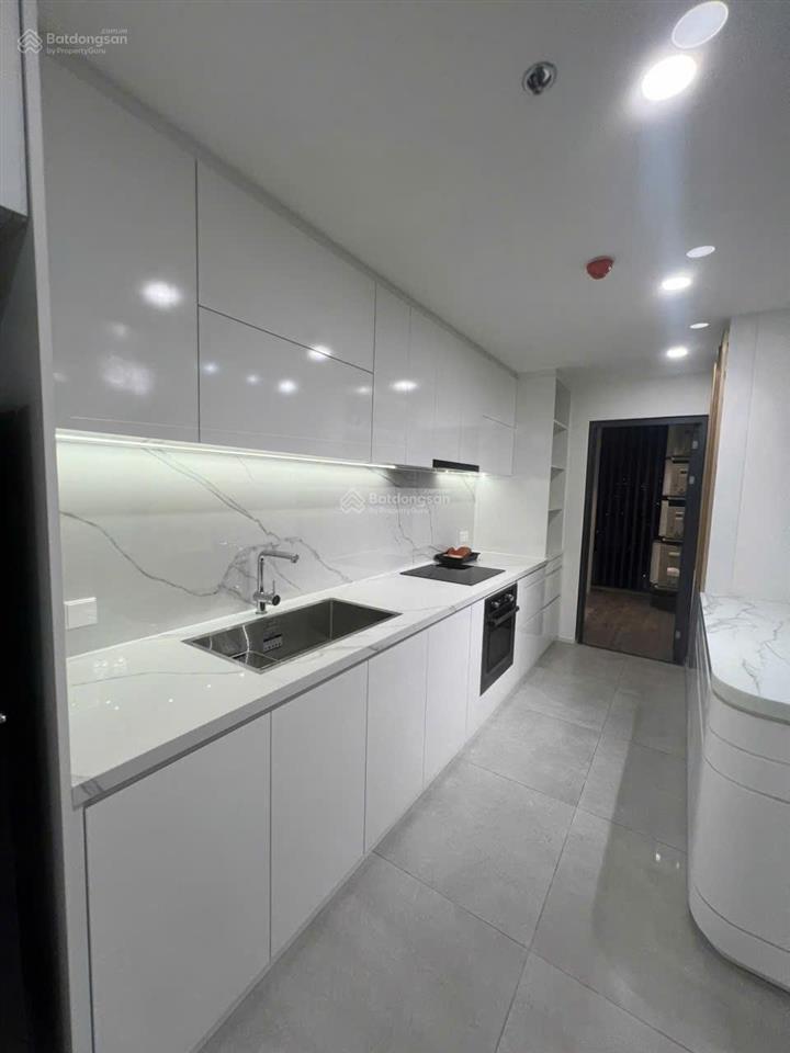 Cần bán gấp căn góc 3pn 107m2, lầu cao view sông giá tốt nhất, chỉ 13.3 tỷ. hotline 0907 006 ***