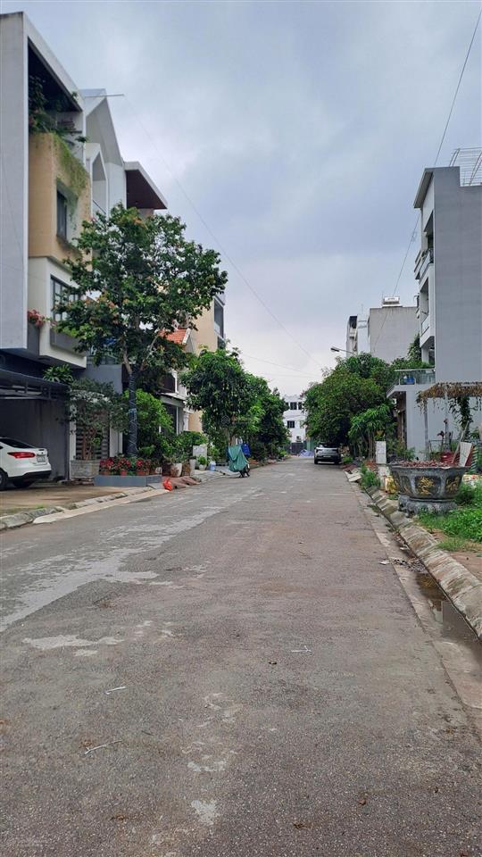 Đất phân lô văn cao  thư trung. dt 90m2. giá 75 tr/m2