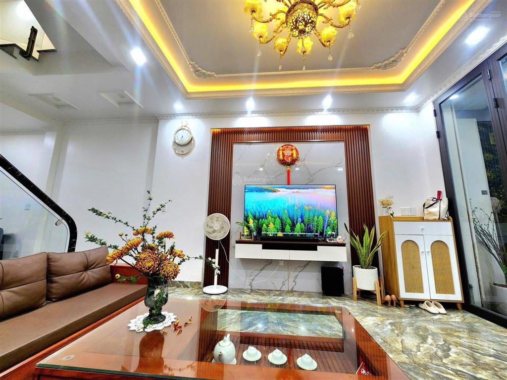 Nhà 3,5 tầng đằng hải, ngõ trước nhà rộng 3,7m