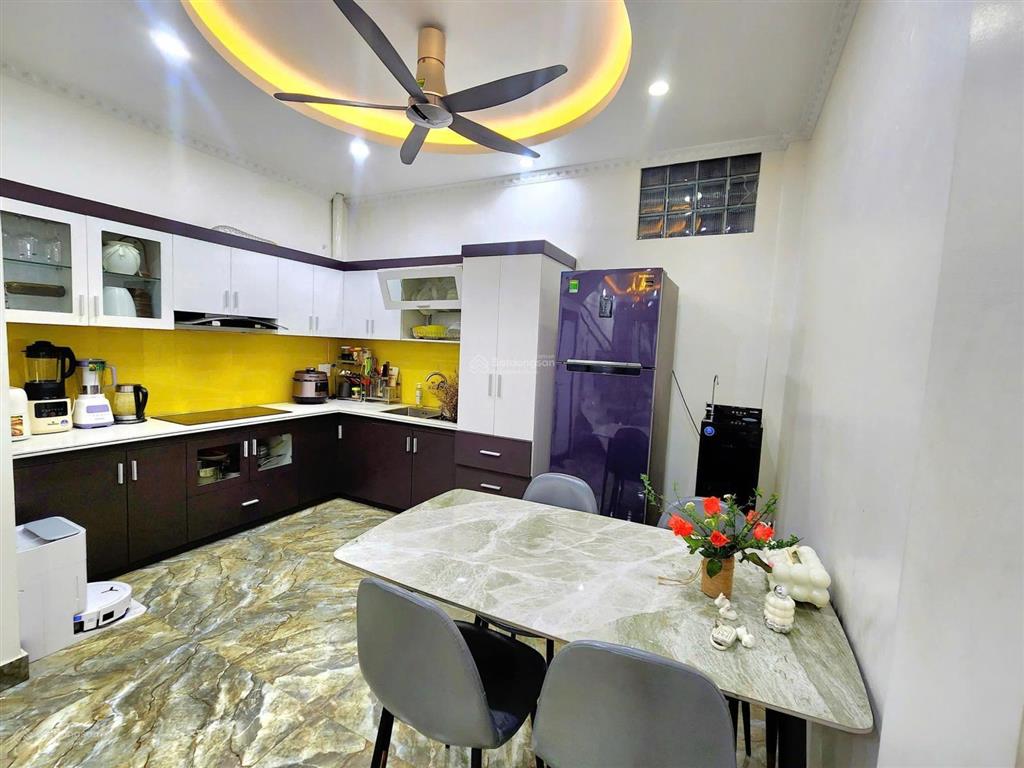 Nhà 3,5 tầng đằng hải, ngõ trước nhà rộng 3,7m