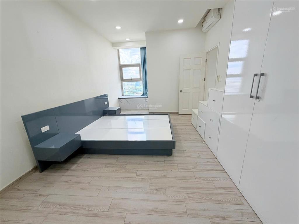 Bán căn hộ la casa  92m². 2pn, 2wc. giá 5 tỷ. quận 7 | sổ hồng cầm tay.  0394 000 *** oanh