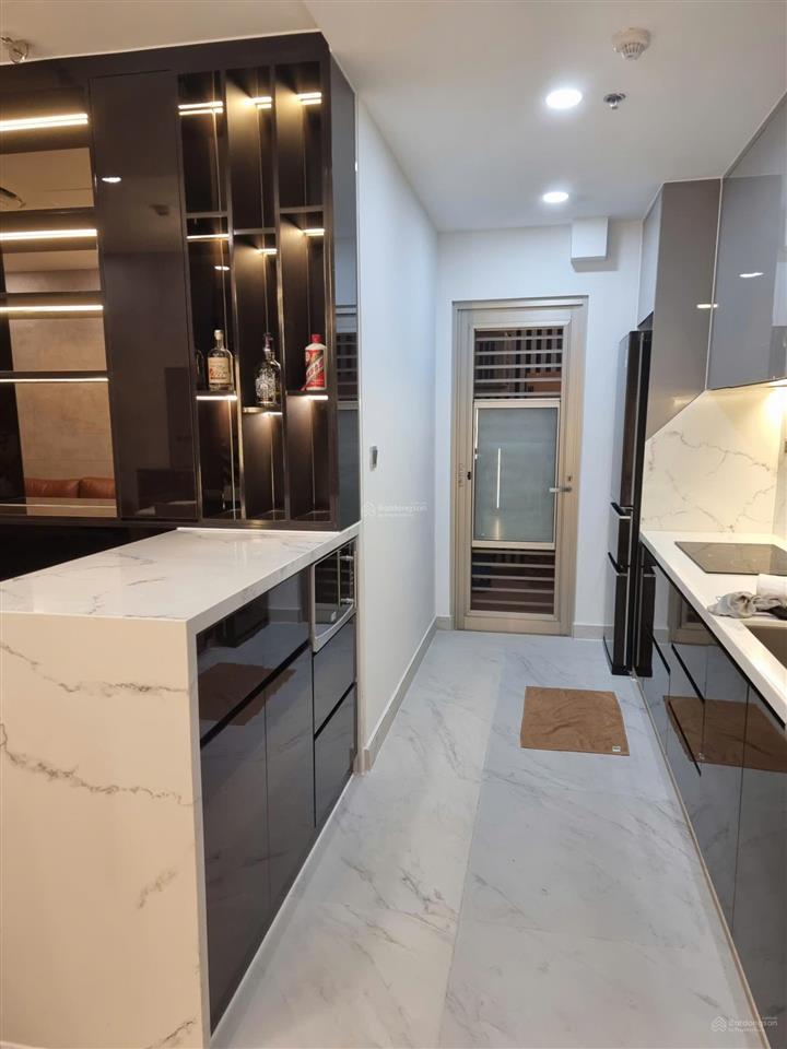 Bán căn hộ 2pn2wc. phú mỹ hưng, q7. giá 10 tỷ.  xem nhà 0394 000 *** kiều oanh