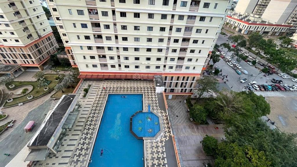 Bán căn hộ era town , q 7  block b2, tầng 12 .53m2, giá 2 tỷ 650tr.  0394 000 *** oanh