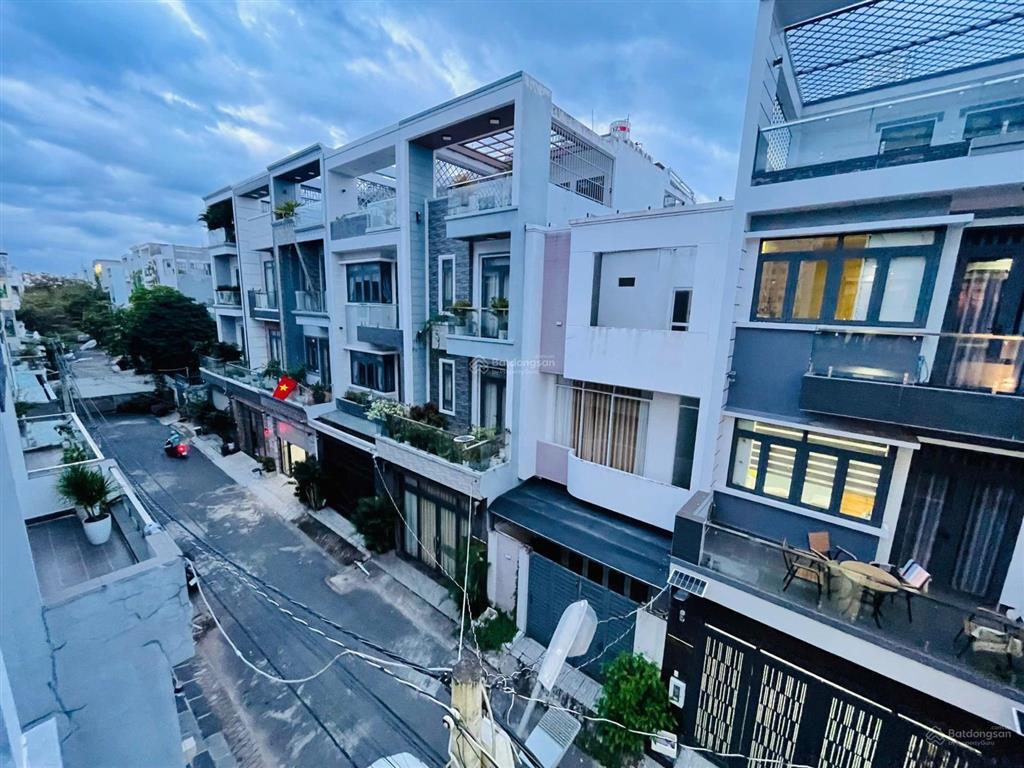 Nhà mới đẹp 4 tầng giá 8.2 tỷ. ngay khu green riverside, nhà bè.  0394 000 *** kiều oanh