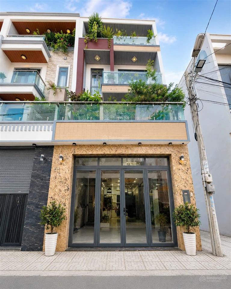 Nhà mới đẹp 4 tầng giá 8.2 tỷ. ngay khu green riverside, nhà bè.  0394 000 *** kiều oanh