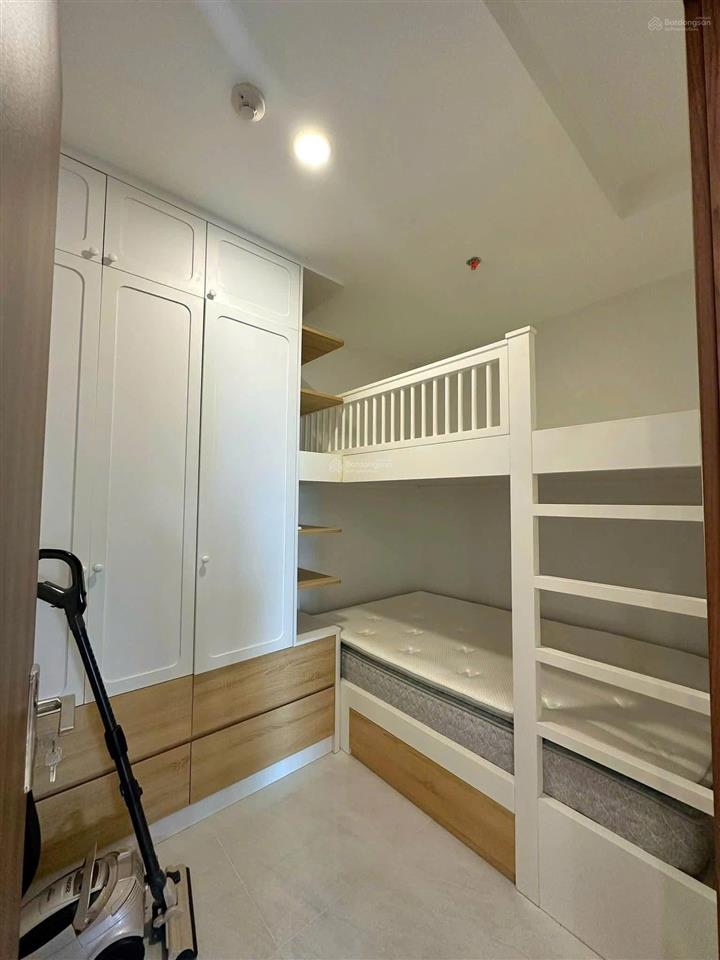 Bán căn hộ 2pn sunrise riverside. giá 3 tỷ 950tr. full nội thất.  0394 000 *** oanh