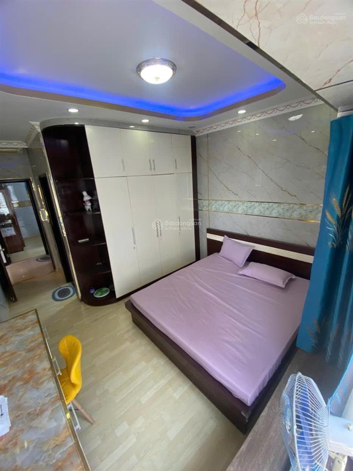 Bán căn hộ phú mỹ, q 7. 82m2, 2pn 2wc. giá 5.3 tỷ. tặng nội thất, view sông.  0394 000 *** oanh