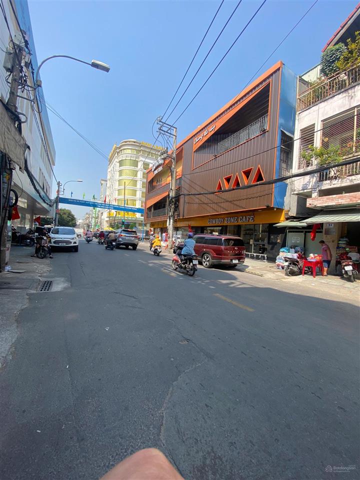 Bán nhà mt lê minh xuân, p7, quận tân bình, 5 lầu + thang máy, giá 29,9 tỷ