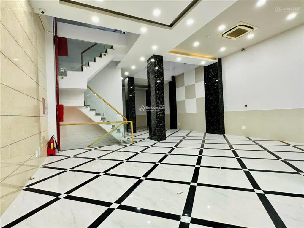 Bán tòa nhà tmdv 541 lạc long quân, p.10, tân bình, 8 x 21m, hầm 6 lầu, hđt 150tr/th, giá 56 tỷ