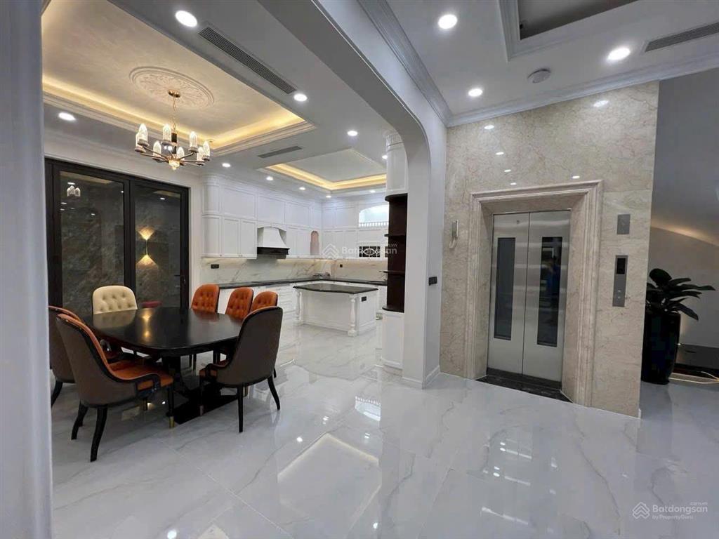 Bán tòa nhà tmdv 541 lạc long quân, p.10, tân bình, 8 x 21m, hầm 6 lầu, hđt 150tr/th, giá 56 tỷ