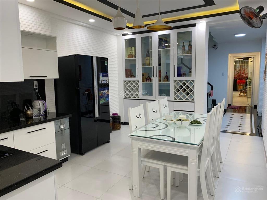 Hiếm ! bán nhà hồng hà, phường 2 , tân bình. dt ngang 8x16m  4 tầng. hđt 50tr/th. khu sân bay