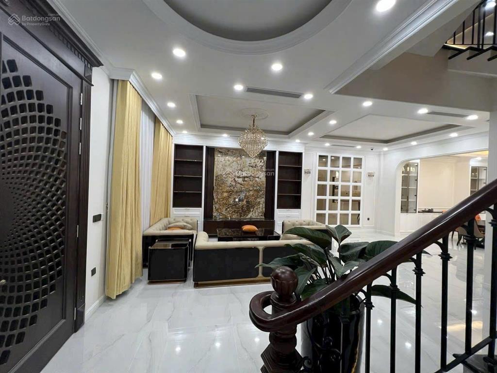 Hiếm ! bán nhà hồng hà, phường 2 , tân bình. dt ngang 8x16m  4 tầng. hđt 50tr/th. khu sân bay