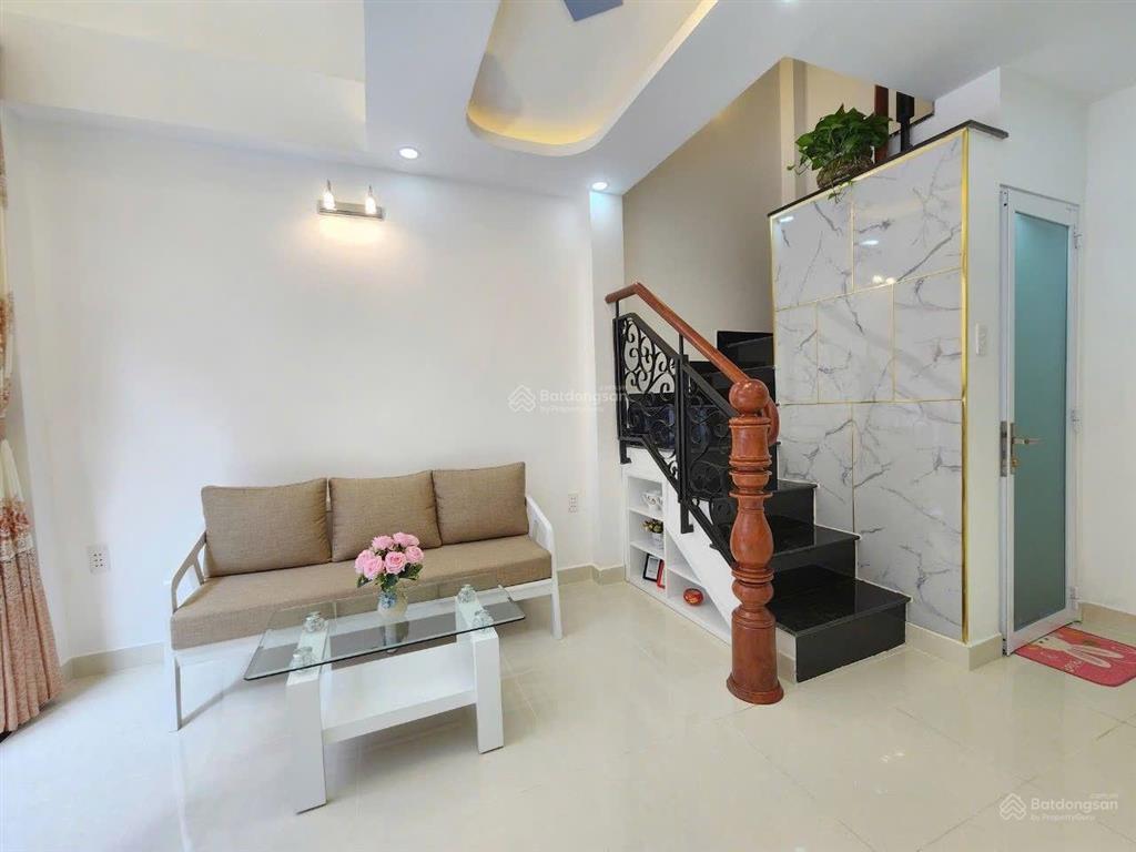 Hàng hiếm dưới 2 tỷ. khu an ninh nhất chu văn an. dt 30m2 xây 1 trệt 3 lầu, sổ riêng. hẻm 4.5m