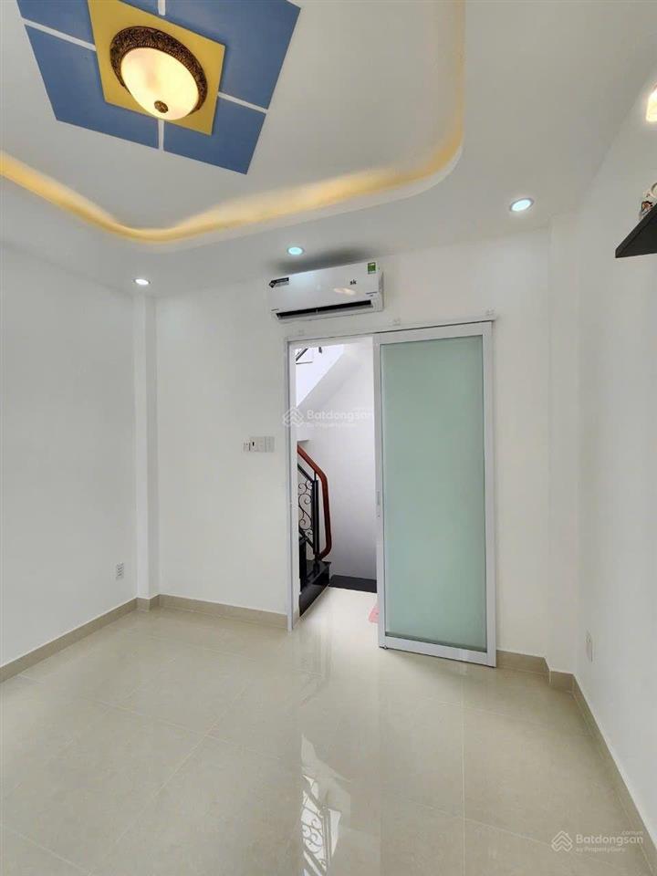 Hàng hiếm dưới 2 tỷ. khu an ninh nhất chu văn an. dt 30m2 xây 1 trệt 3 lầu, sổ riêng. hẻm 4.5m