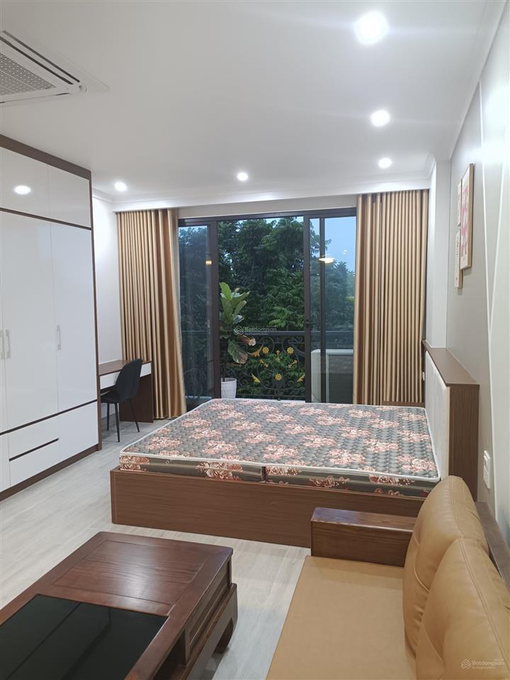 Cho thuê căn hộ đẹp 65m2 thiết kế studio phố hoàng như tiếp có ban công giá 7.5 triệu 0916 393 ***