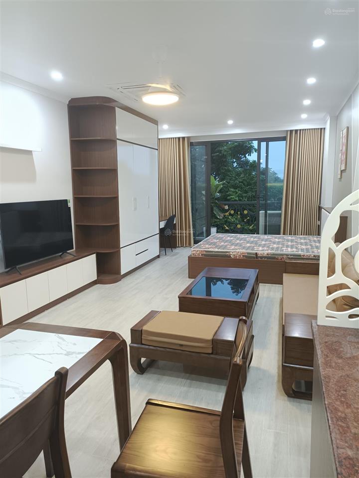Cho thuê căn hộ đẹp 65m2 thiết kế studio phố hoàng như tiếp có ban công giá 7.5 triệu 0916 393 ***