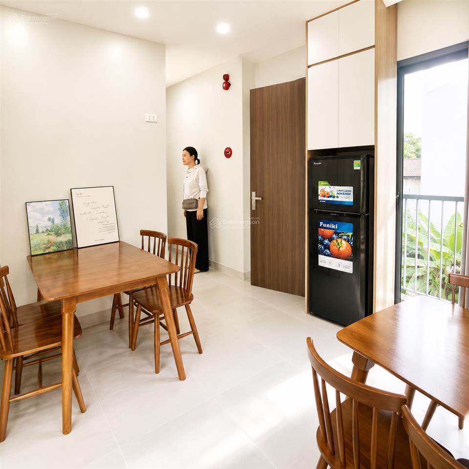 Cho thuê căn hộ 2 phòng ngủ 2wc 65m2 full đồ phố gia thượng gần trường pháp giá 8 triệu 0916 393 ***
