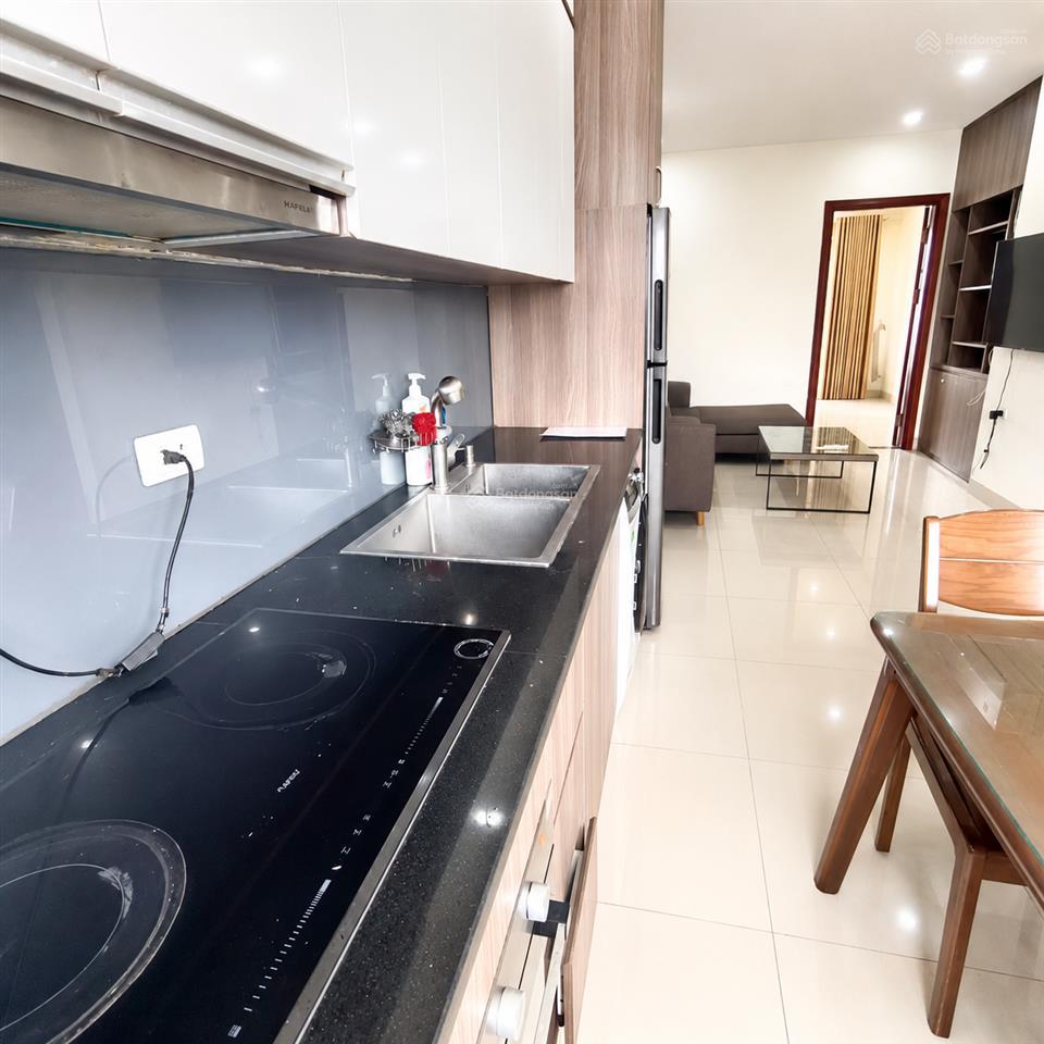 Cho thuê căn hộ phố ngọc lâm 65m2 thiết kế có ban công, view thoáng full đồ giá 7 triệu 0916 393 ***