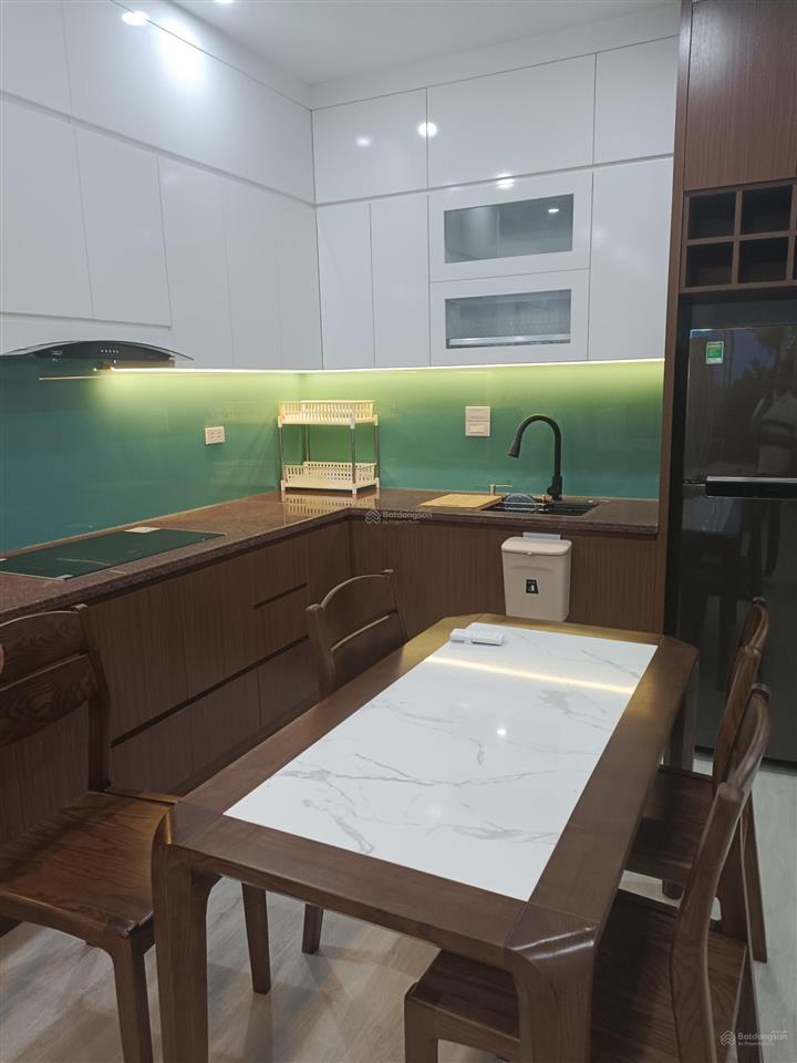Cho thuê căn hộ 65m2 full đồ, có ban công, oto đỗ cửa phố hoàng như tiếp giá 7.5 triệu 0916 393 ***