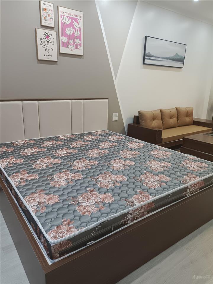 Cho thuê căn hộ 65m2 full đồ, có ban công, oto đỗ cửa phố hoàng như tiếp giá 7.5 triệu 0916 393 ***