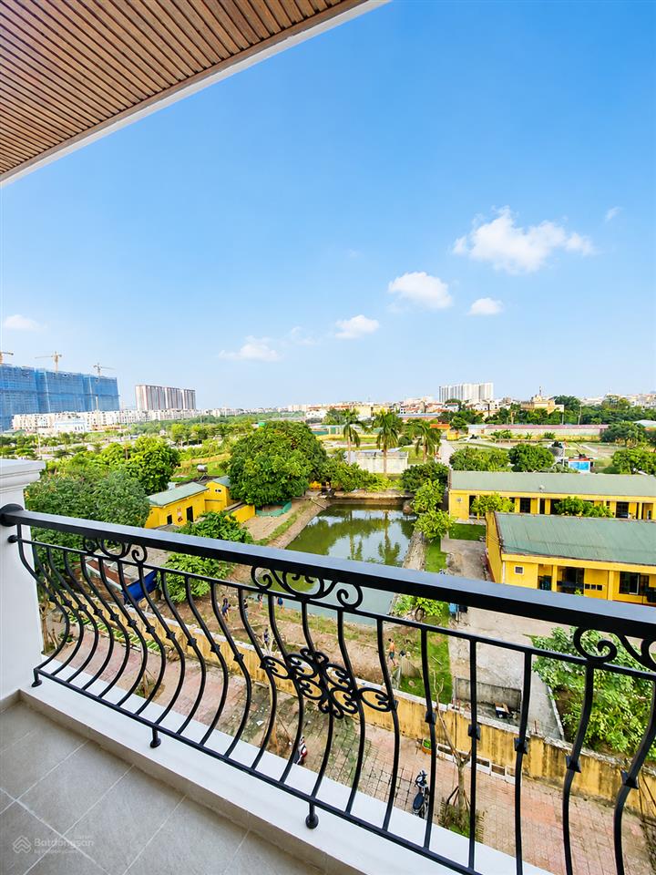 Cho thuê căn hộ 48m² full đồ có ban công rộng phố ngọc thụy gần công viên giá 7 triệu0916 393 ***