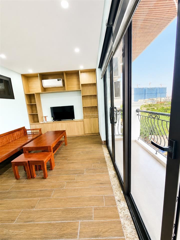 Cho thuê căn hộ 48m² full đồ có ban công rộng phố ngọc thụy gần công viên giá 7 triệu0916 393 ***