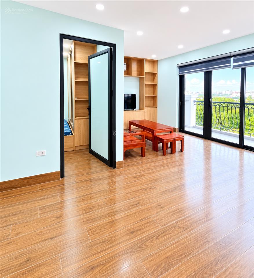 Cho thuê căn hộ 48m² full đồ có ban công rộng phố ngọc thụy gần công viên giá 7 triệu0916 393 ***