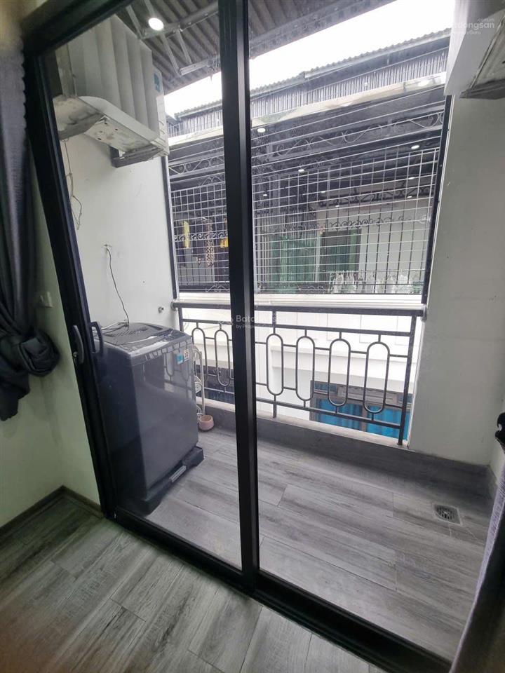 Cho thuê căn hộ 42m2 1 ngủ riêng biệt full đồ, có ban công phố tư đình giá 6,5 triệu 0916 393 ***