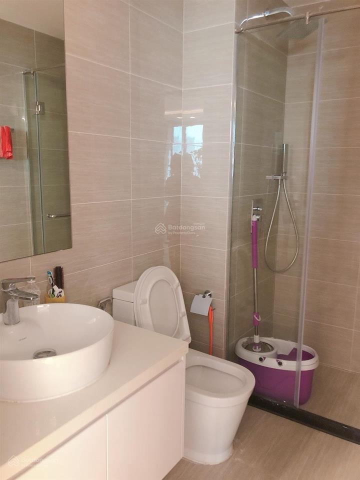 Bán căn 2 ngủ 2wc full đồ ban công đông nam chung cư one 18 phố ngọc lâm giá 6.5 triệu 0916 393 ***