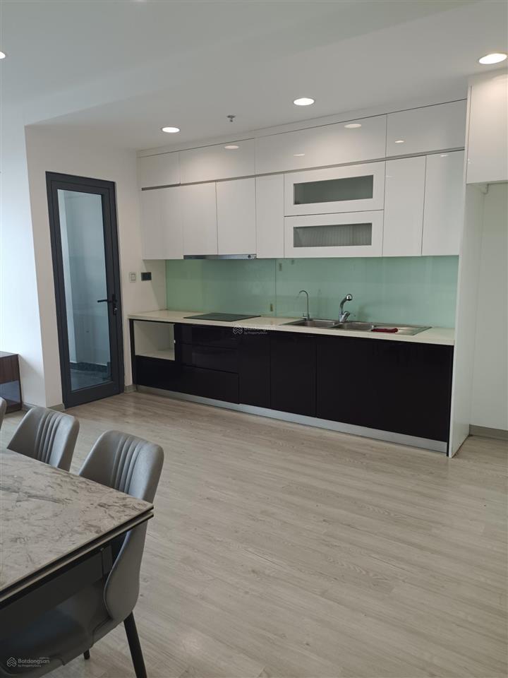 Cần bán căn 3 ngủ 104m2 chung cư one 18 phố ngọc lâm full đồ giá 8 tỷ, có lốt oto  0916 393 ***