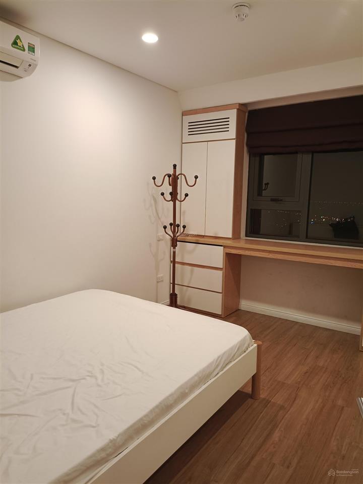 Cho thuê căn hộ 2 ngủ 2wc 79m2 đủ đồ chung cư mipec long biên gần hoàn kiếm giá 16 triệu.0916 393 ***