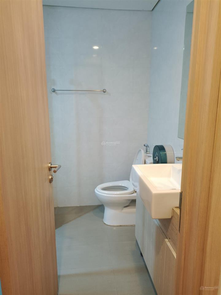 Cho thuê căn hộ 2 ngủ 2wc 79m2 đủ đồ chung cư mipec long biên gần hoàn kiếm giá 16 triệu.0916 393 ***