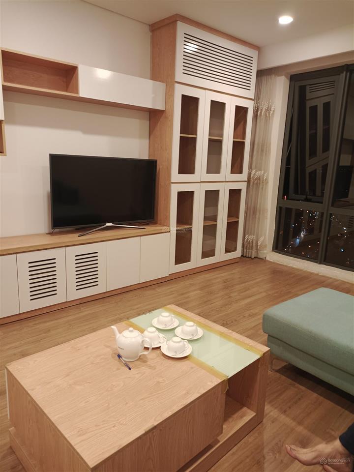 Cho thuê căn hộ 2 ngủ 2wc 79m2 đủ đồ chung cư mipec long biên gần hoàn kiếm giá 16 triệu.0916 393 ***