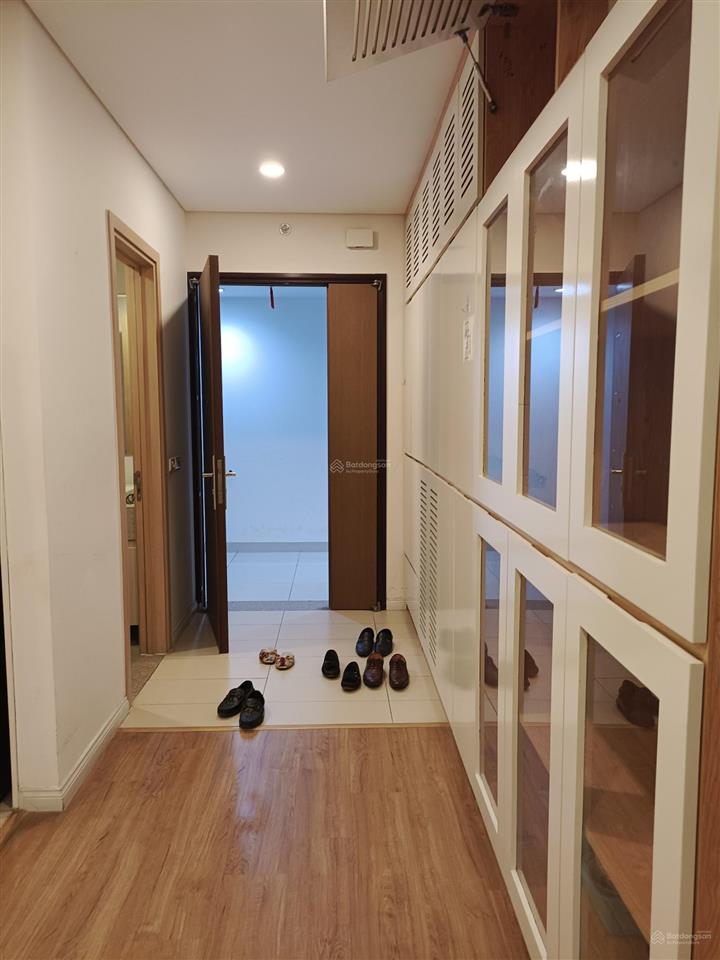 Cho thuê căn hộ 2 ngủ 2wc 79m2 đủ đồ chung cư mipec long biên gần hoàn kiếm giá 16 triệu.0916 393 ***