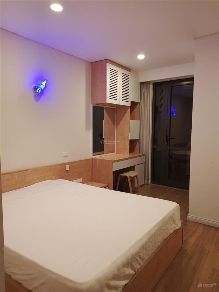 Cho thuê căn hộ 2 ngủ 2wc 79m2 đủ đồ chung cư mipec long biên gần hoàn kiếm giá 16 triệu.0916 393 ***