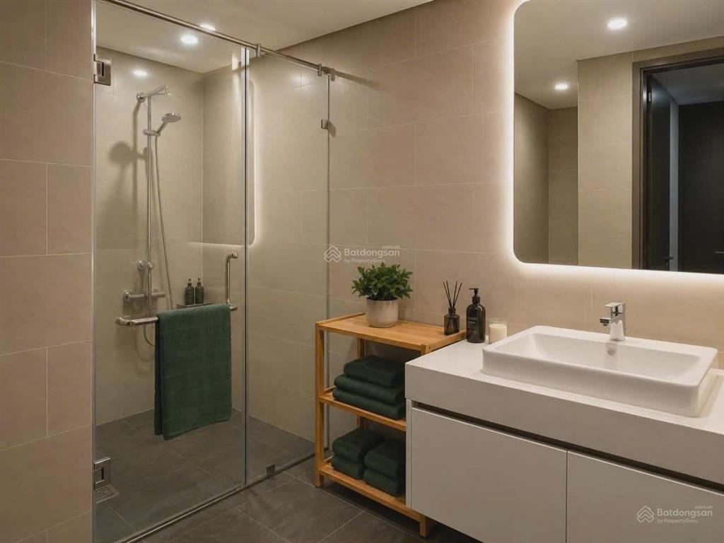 Cho thuê căn 3pn, full nội thất, tầng cao view đẹp