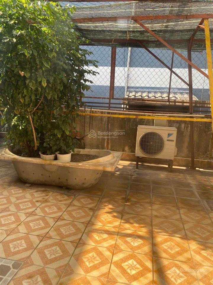 21.xtỷ  nơ trang long  có sân đậu 3 xe hơi trong nhà  140m2 (5.8x24) vuông a4  3 tầng btct
