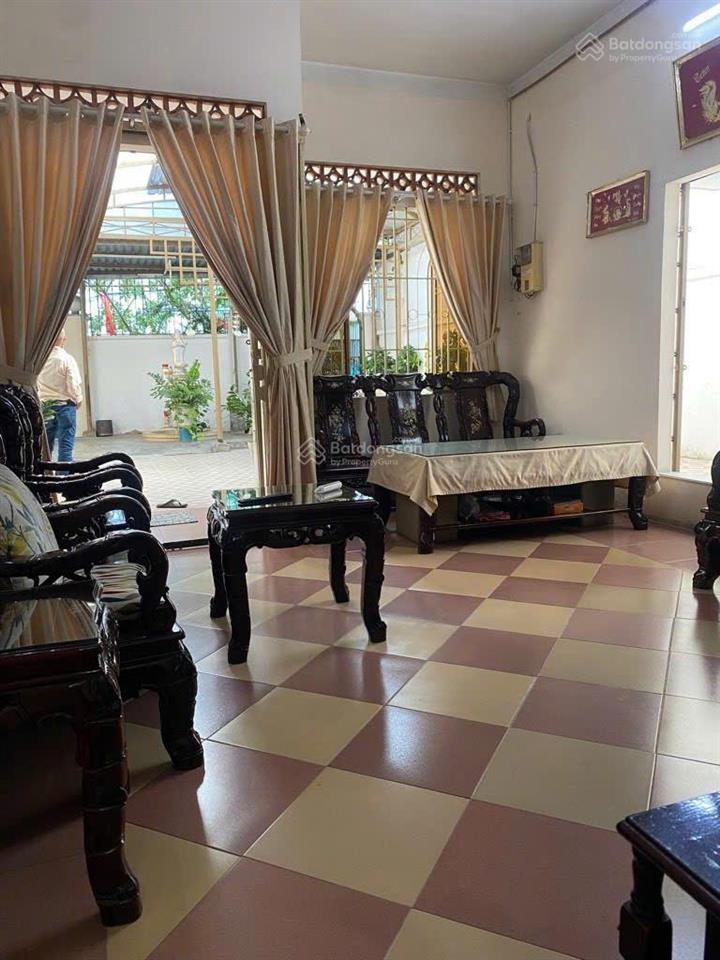 21.xtỷ  nơ trang long  có sân đậu 3 xe hơi trong nhà  140m2 (5.8x24) vuông a4  3 tầng btct