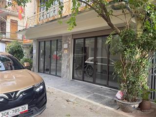 Cho thuê hoàng quốc việt  dt 85m²  kinh doanh  vp