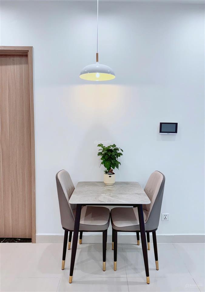 Bán gấp căn hộ s302 1617 dt 25,5m2, 2 tỷ 050, gần nhà xe, đồ mới 100% rất hiếm ở vin smart city