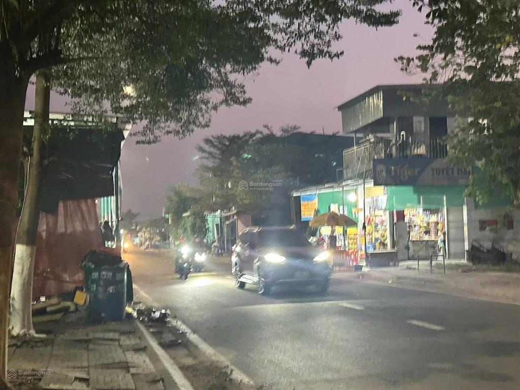 Ngộp đất mtkd khu c kcn vsip 2 150m2 full thổ giá 1 tỷ 450  đường nhựa 8m có vỉa hè  shr