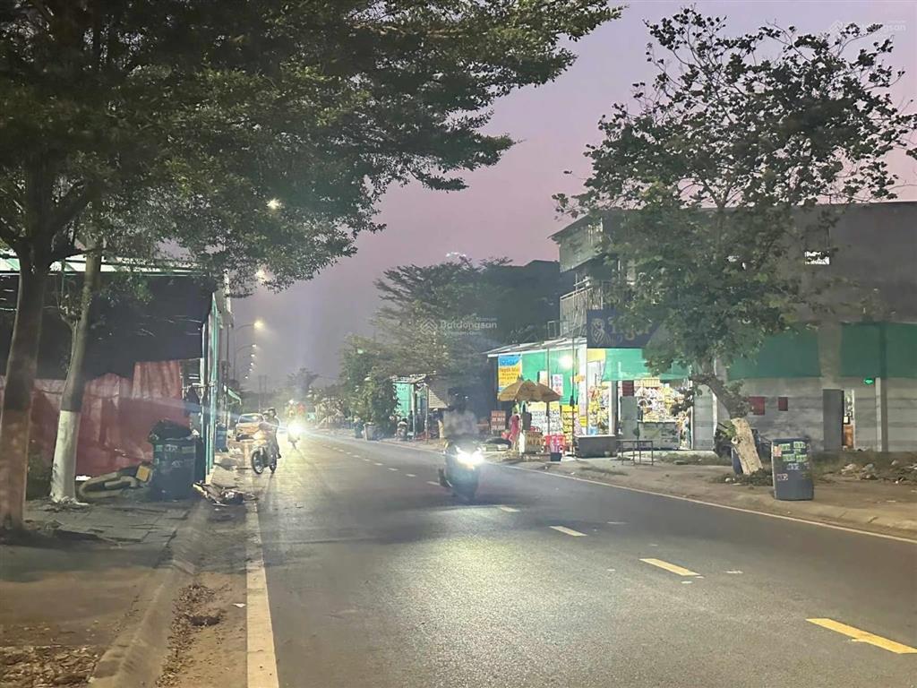 Ngộp đất mtkd khu c kcn vsip 2 150m2 full thổ giá 1 tỷ 450  đường nhựa 8m có vỉa hè  shr