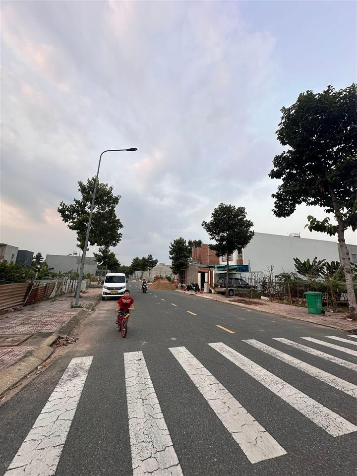 Chủ cần bán gấp đất kdc hội nghĩa 100m2 full tc, giá chỉ 890tr, đường nhựa n3 7m có vỉa hè, shr