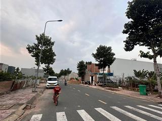 Chủ cần bán gấp đất kdc hội nghĩa 100m2 full tc, giá chỉ 890tr, đường nhựa n3 7m có vỉa hè, shr