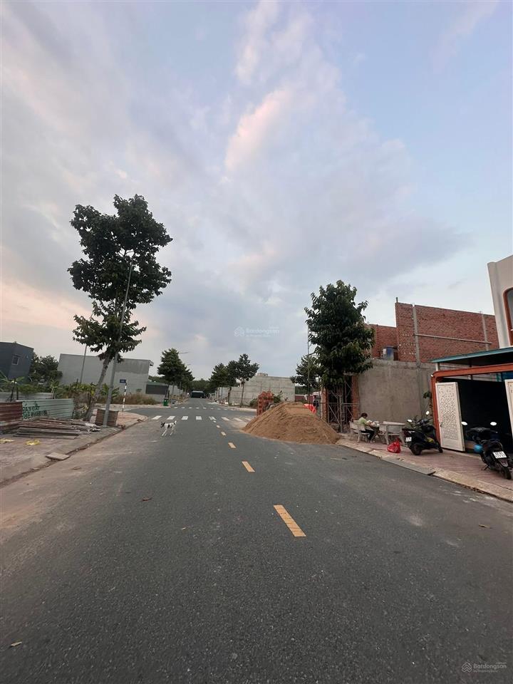 Chủ cần bán gấp đất kdc hội nghĩa 100m2 full tc, giá chỉ 890tr, đường nhựa n3 7m có vỉa hè, shr