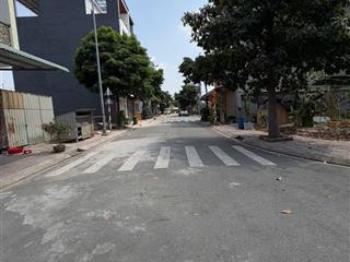 Chủ gửi lô đất kdc phúc đạt 78,4m2 đường nhựa d4 7m có vỉa hè giá chỉ 1 tỷ 750, shr, sang tên ngay
