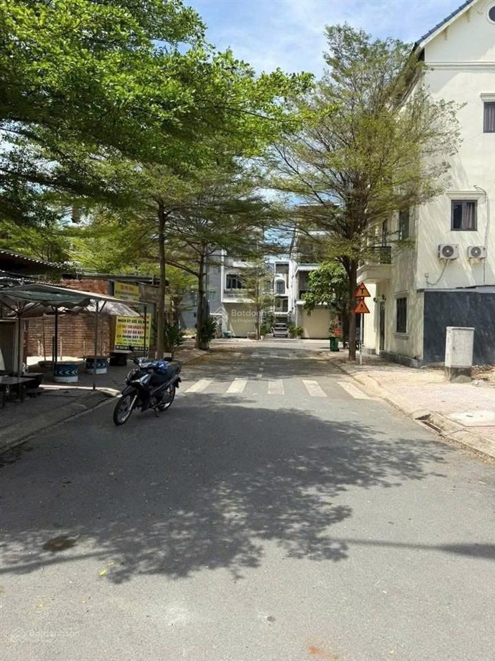 Bán đất kdc phú hồng đạt 64m2 giá 1tỷ680 ngay ngã tư miếu ông cù rẽ vào 300m, sẵn sổ full thổ